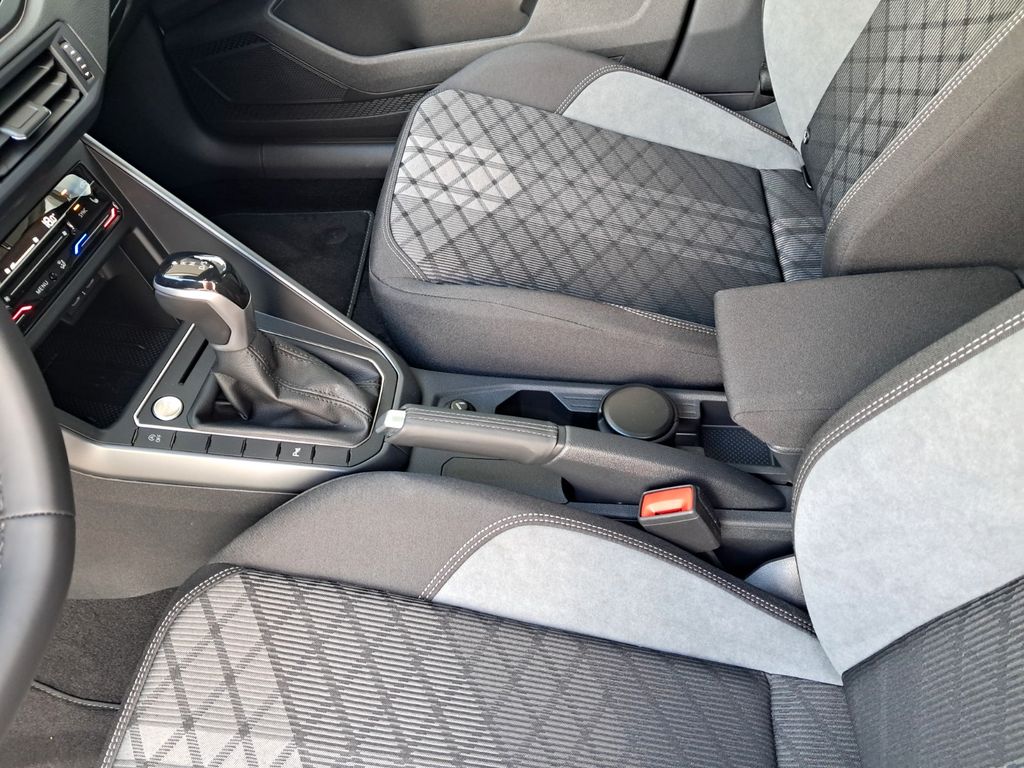 VW Taigo 1.5 TSI DSG R-Line Schiebedach AHK Matrix - Bild 9