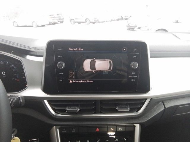 Fahrzeugabbildung Volkswagen T-Roc Move Matrix ACC PDC Climatronic AID SH LM