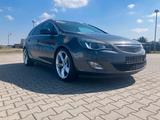 Opel Astra J 1,6Turbo Sportstourer mit OPC Rädern - Opel Astra: Kombi, Opc
