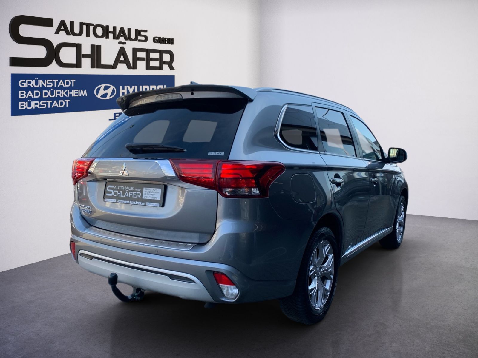 Fahrzeugabbildung Mitsubishi Outlander 2.4 PHEV Plug-in Hybrid Basis Spirit 4