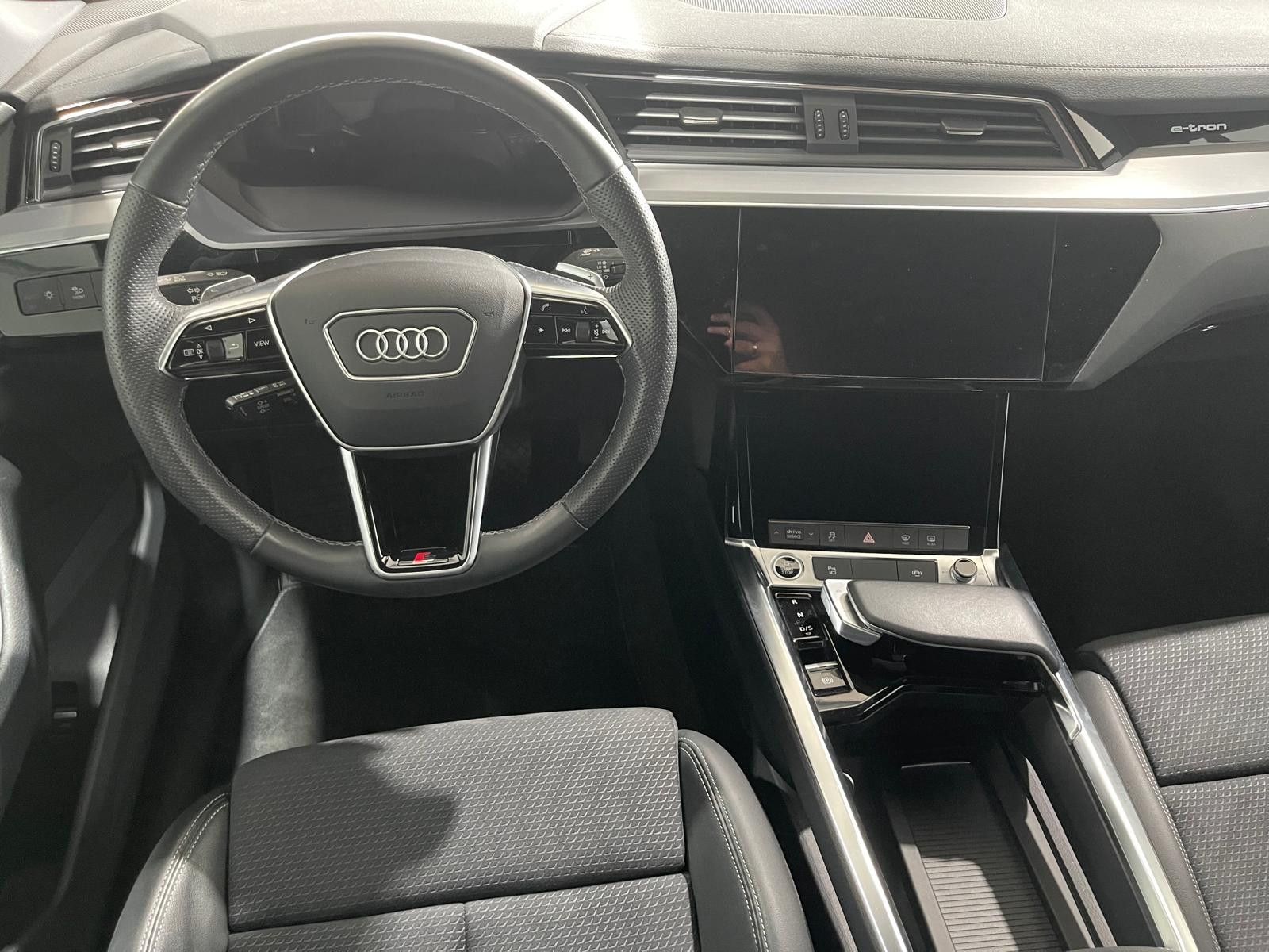 Fahrzeugabbildung Audi e-tron 55 Quattro*Audi-Anschlussgarantie*S-line*