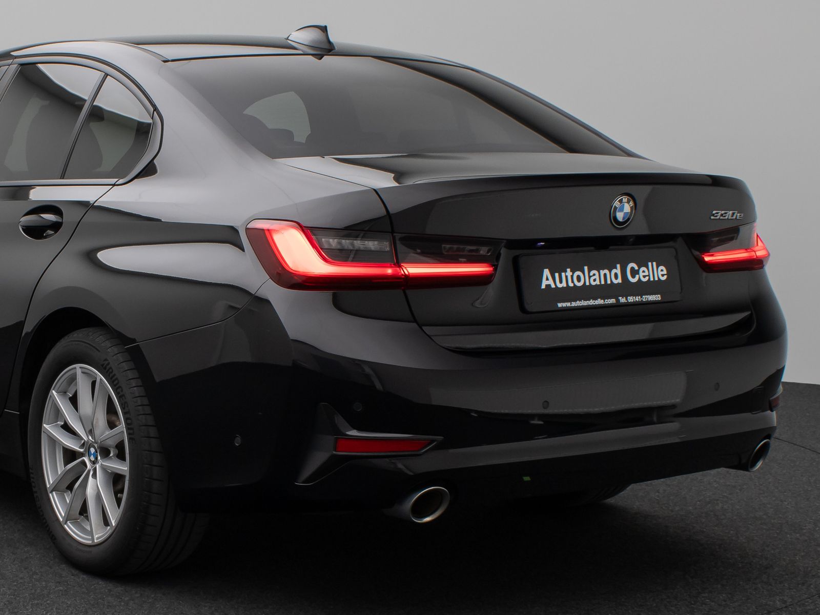Fahrzeugabbildung BMW 330e Laser 360°HUD DAB H/K Lenkrhzg ACC Komfort