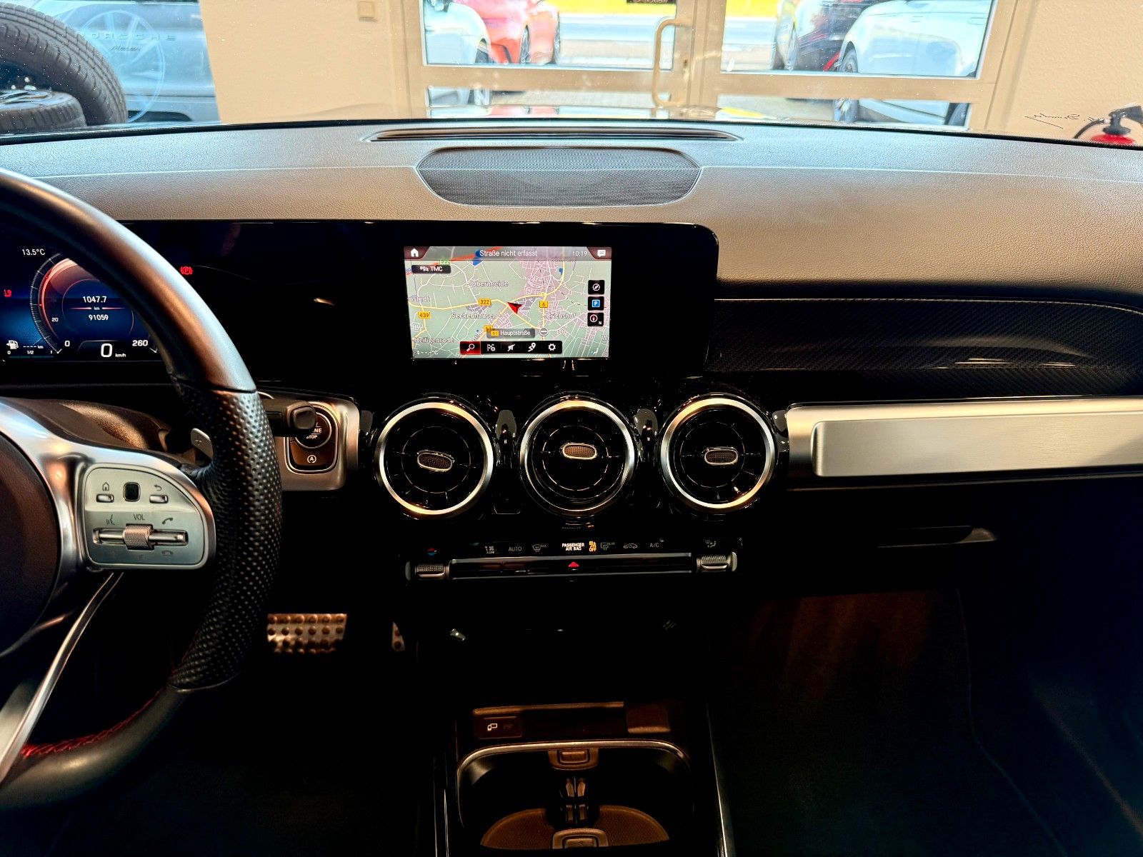 Fahrzeugabbildung Mercedes-Benz GLB 220 d AMG DISTRONIC/20Zoll/AHK/Kamera