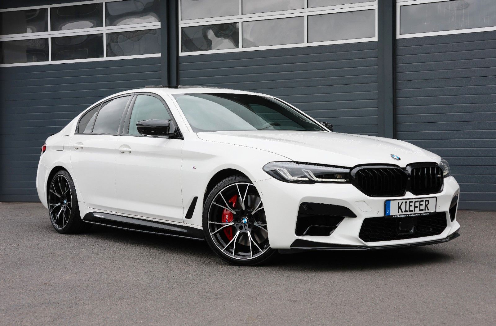 BMW M550i xDrive/360°/H&amp;K/4xSHZ/LHZ/CarPlay/TOTW/R20