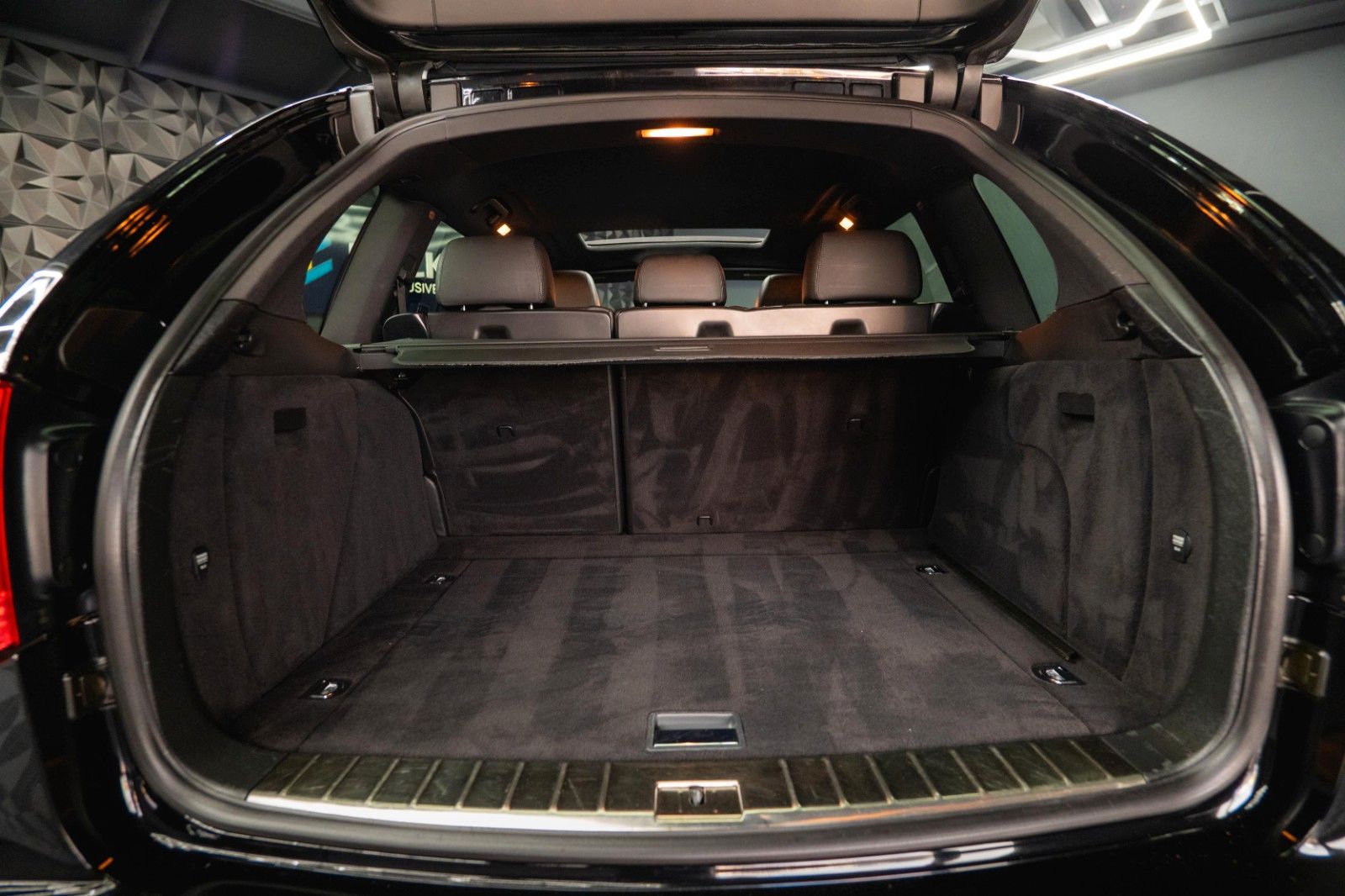 Fahrzeugabbildung Porsche Cayenne 3.6 V6 Black Edition | BOSE | 22Zoll ABT