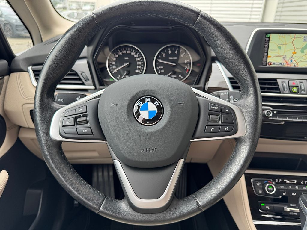 2 Active Tourer 218 i Luxury Line *NAVI*PDC*