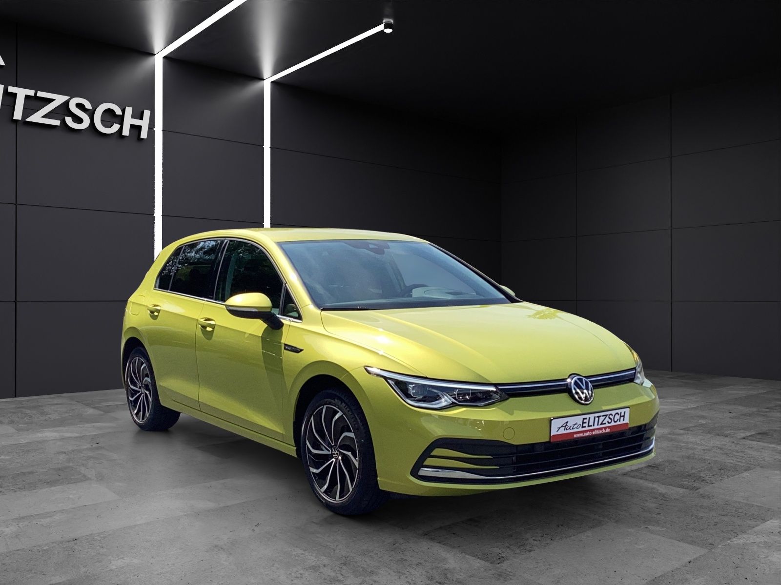 Fahrzeugabbildung Volkswagen Golf VIII Style LED ACC AID HUD NAVI PDC SHZ LED
