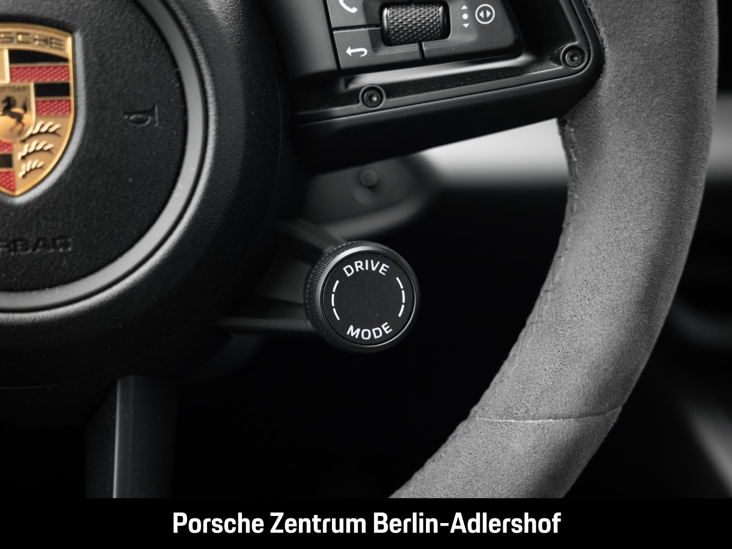 Porsche Macan 4 Surround-View Luftfederung PASM 1.Hand