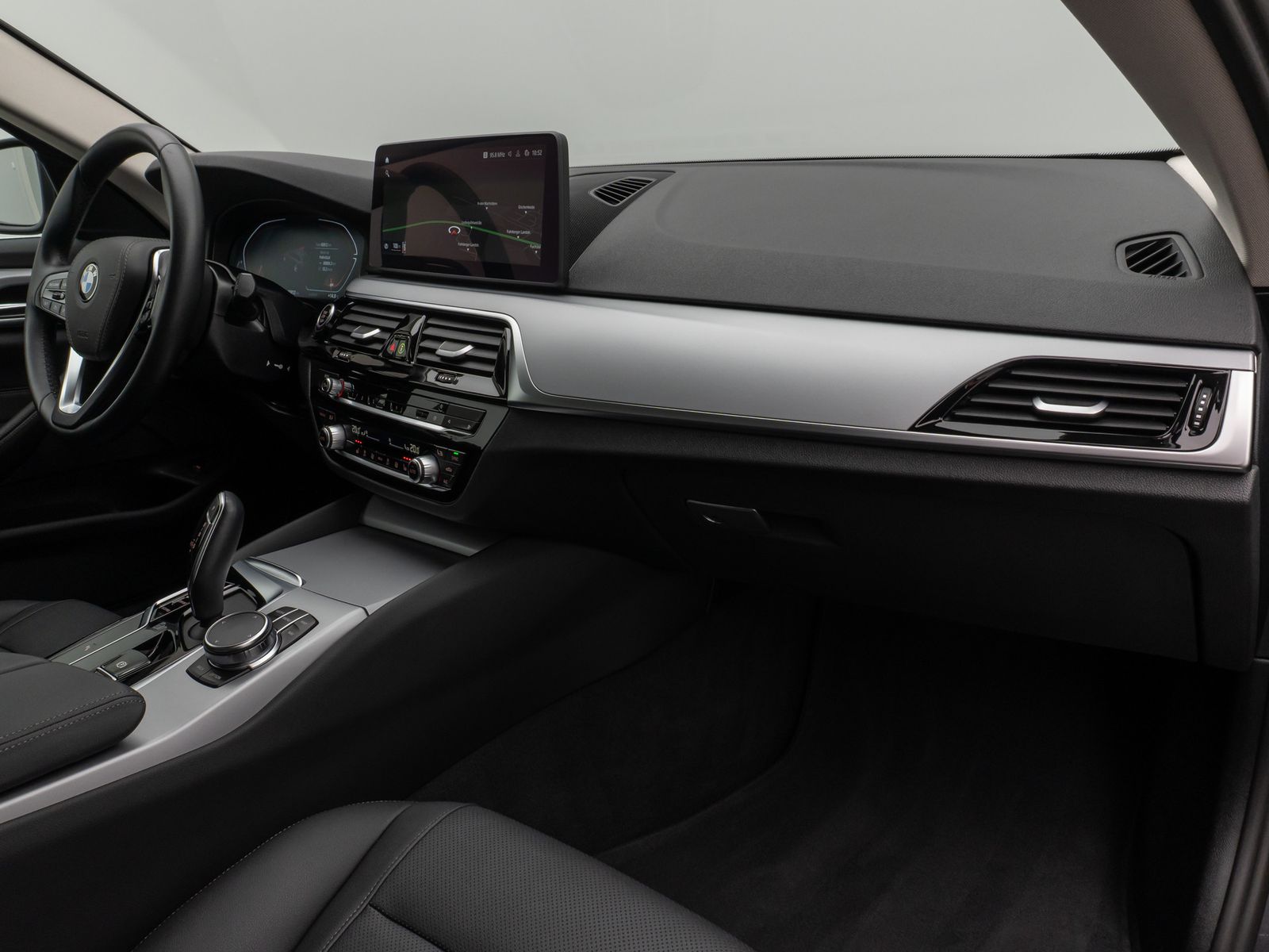 Fahrzeugabbildung BMW 520i PDC DAB CockPitPro Sitzhzg Alarm LED Leder