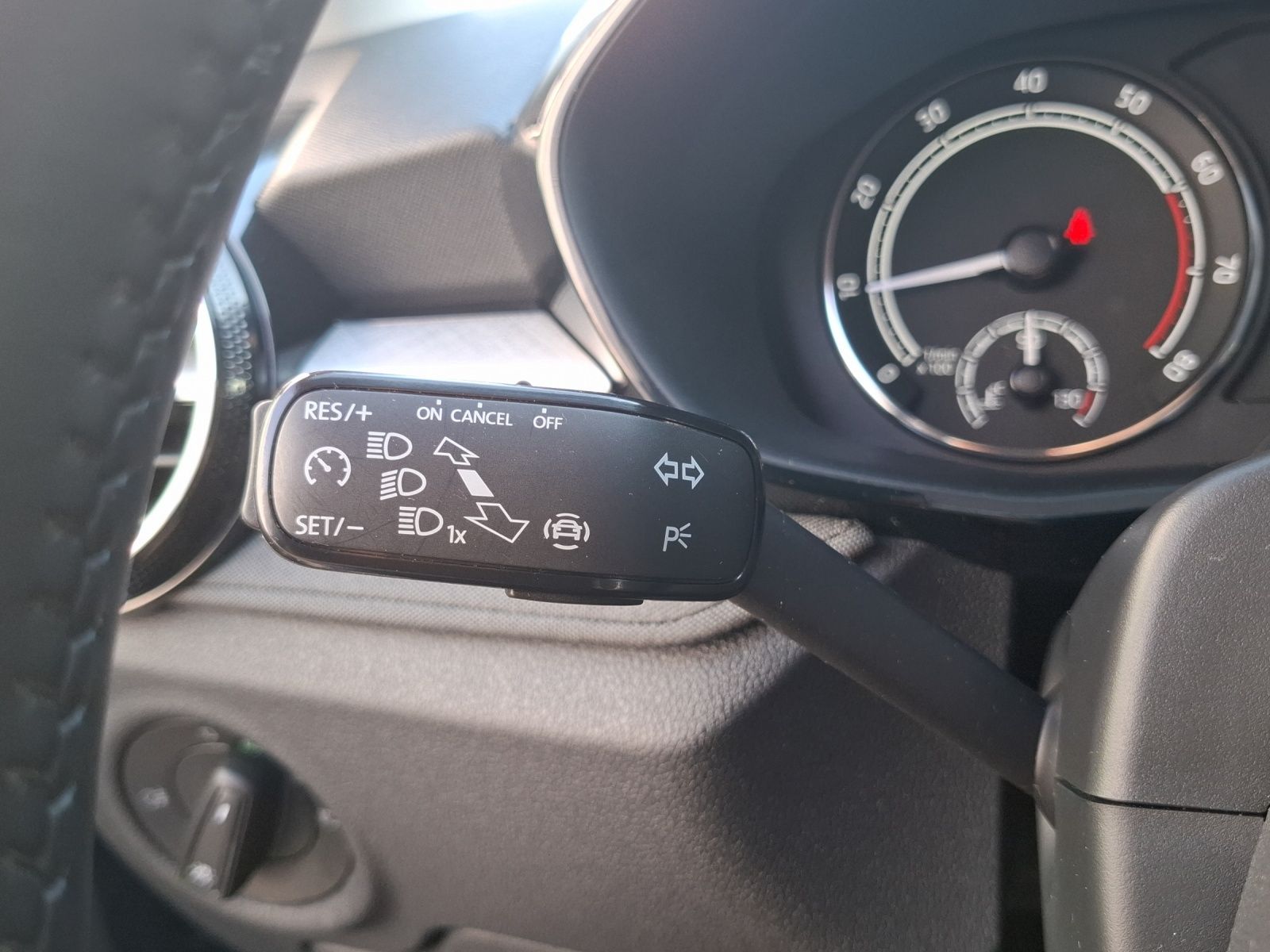 Fahrzeugabbildung SKODA Fabia TSI Tour LED Navi GRA RFK SH