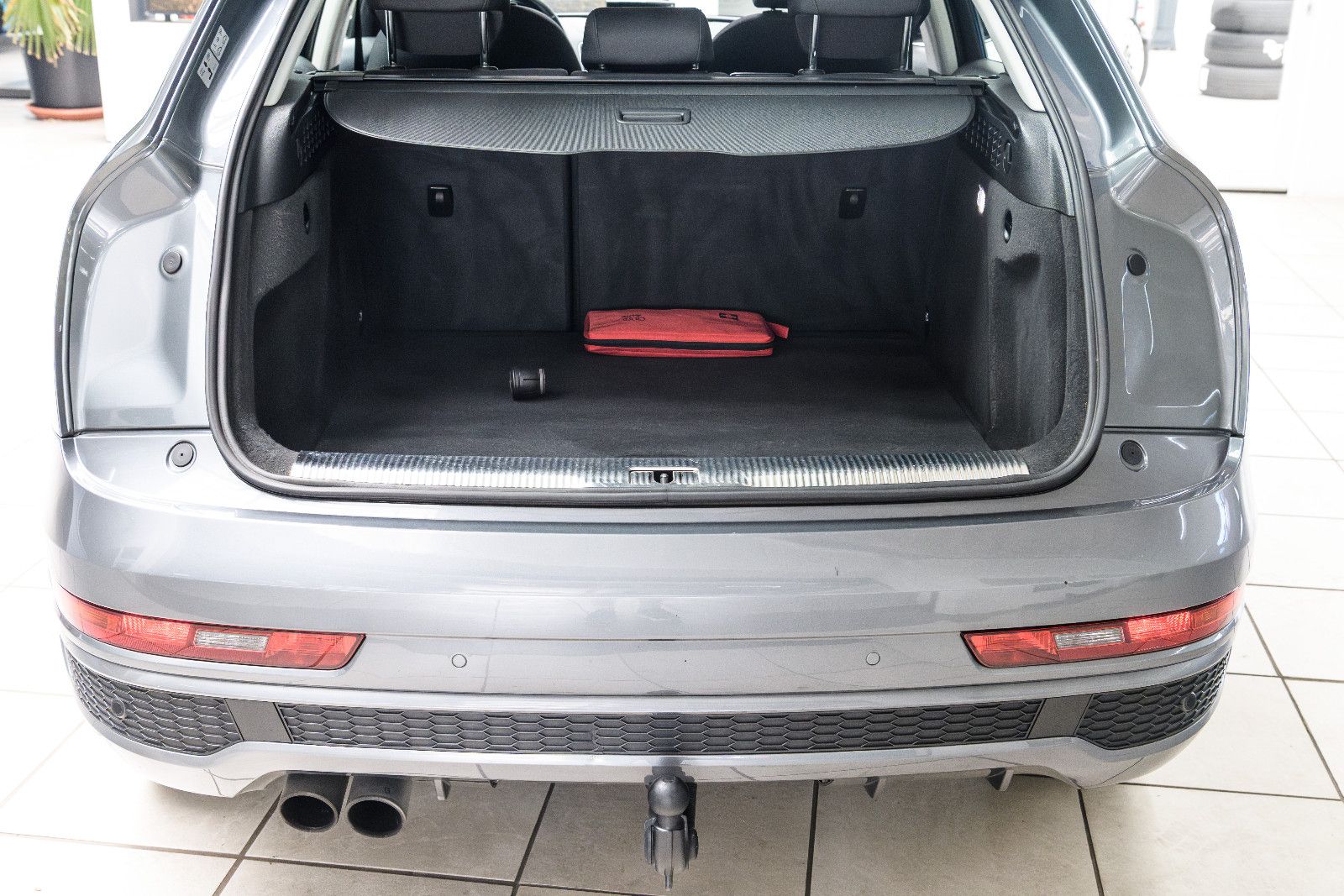 Fahrzeugabbildung Audi Q3 1.4l 110kw S-Line +AHK +Pano +Navi