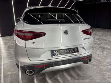 Alfa-Romeo Stelvio - 10