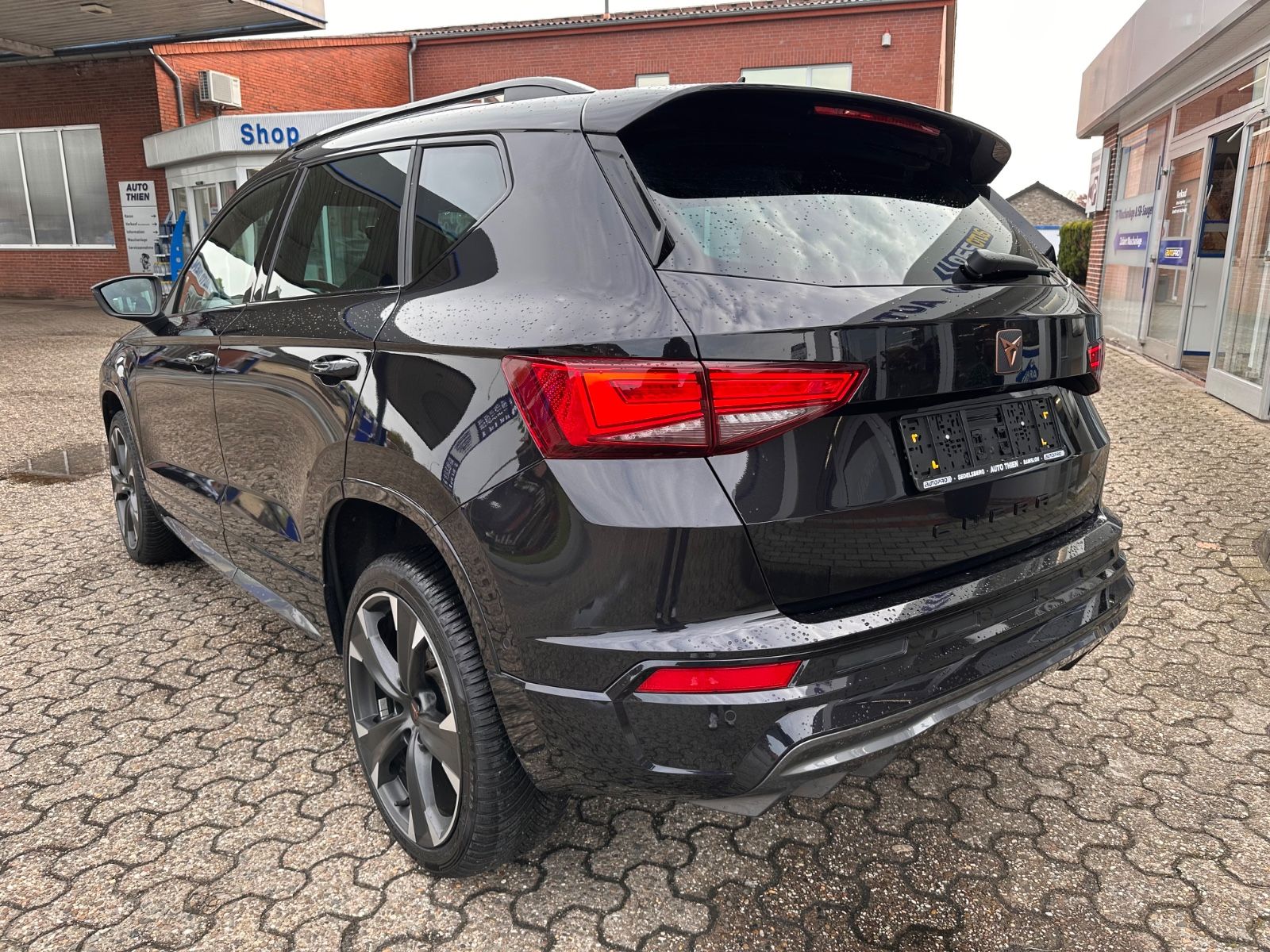 Fahrzeugabbildung CUPRA Ateca 1.5 TSI DSG ACC/Navi/SHZG/eHeck/LED/Travel