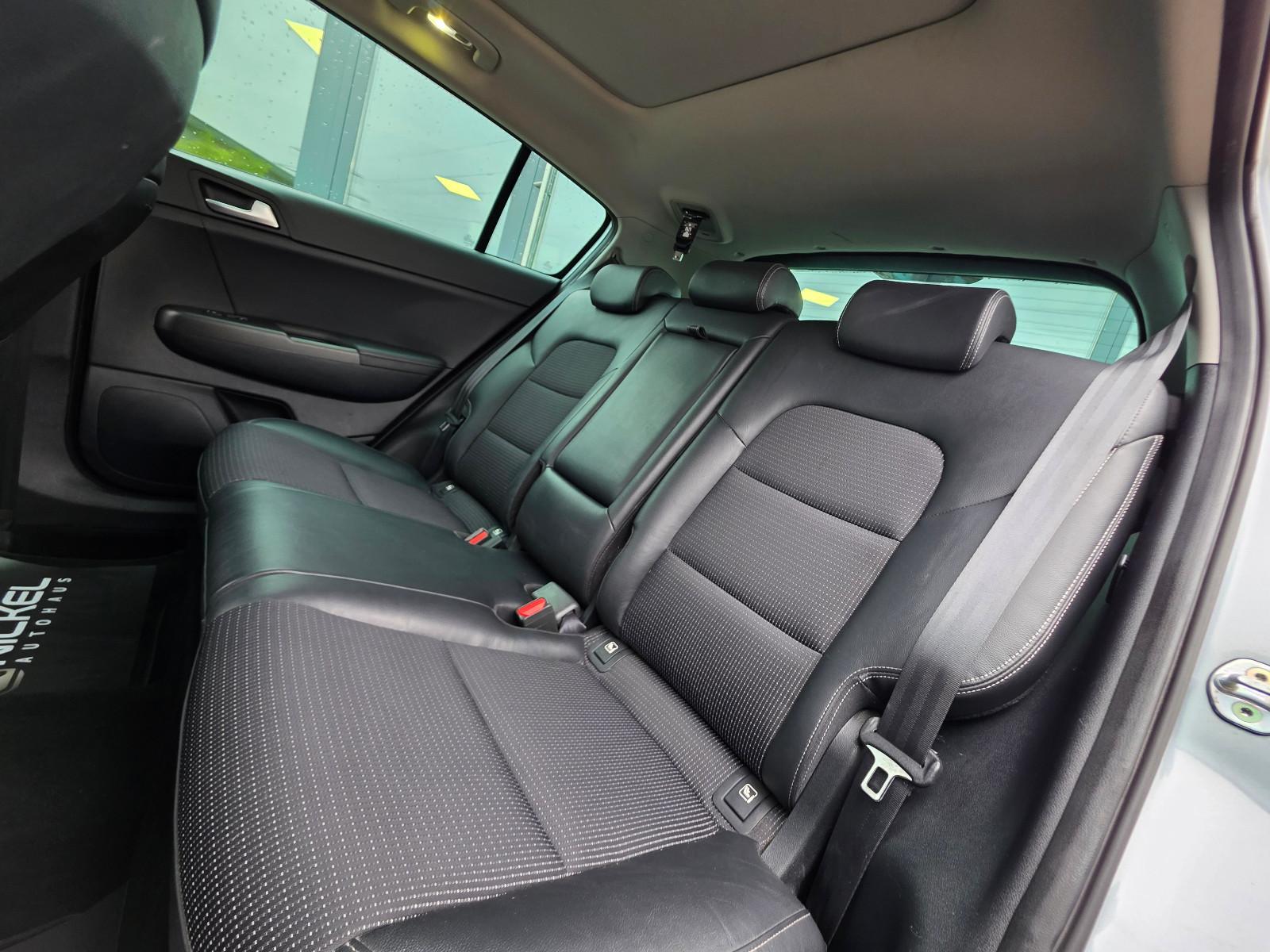 Kia Sportage Spirit 4WD*Bi-Led*Kamera*Pano*Leder*AHK