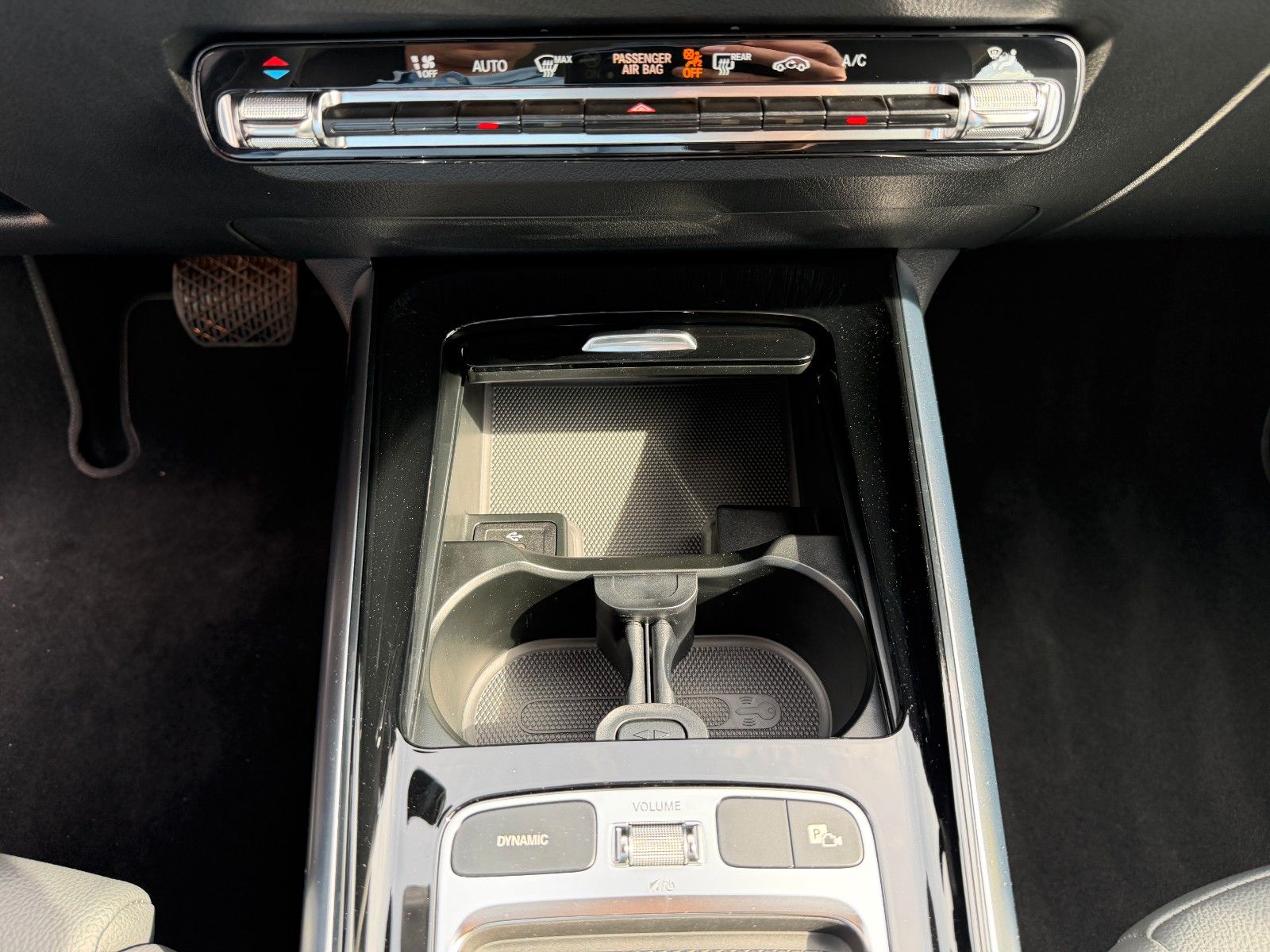 Fahrzeugabbildung Mercedes-Benz GLA 200 d Progressive AHK+TOTW+R-Kamera+Carplay