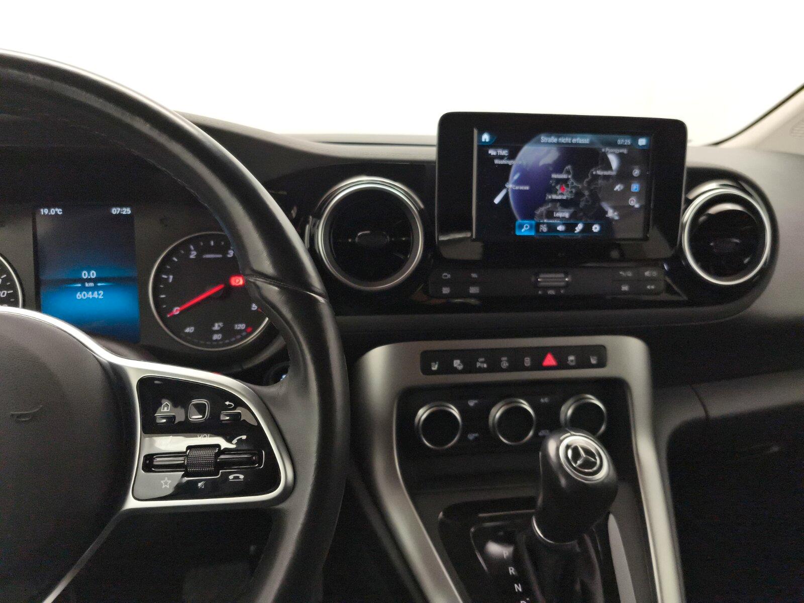 Mercedes-Benz T 180 d PROGRESSIVE 7G Navi Klima Kamera LED AHK