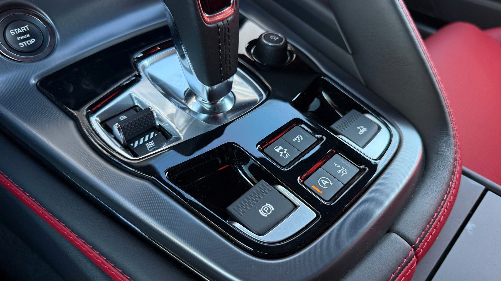 JAGUAR F-Type F-Type P450 AWD R-Dynamic Black Pixel-Led – Ansicht 32