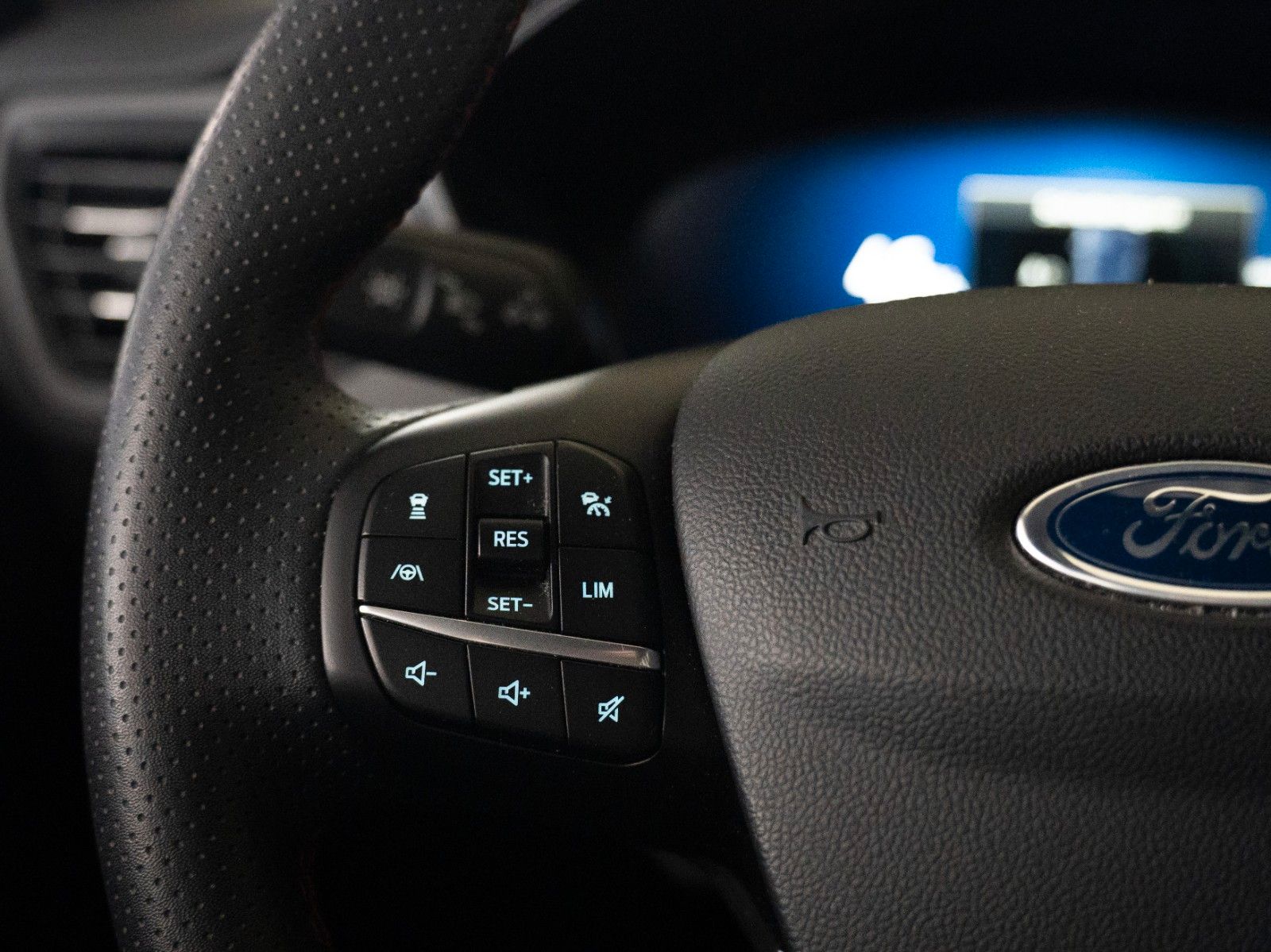 Fahrzeugabbildung Ford Kuga Plug-In Hybrid ST-Line WINTER-P/KAMERA/AHK