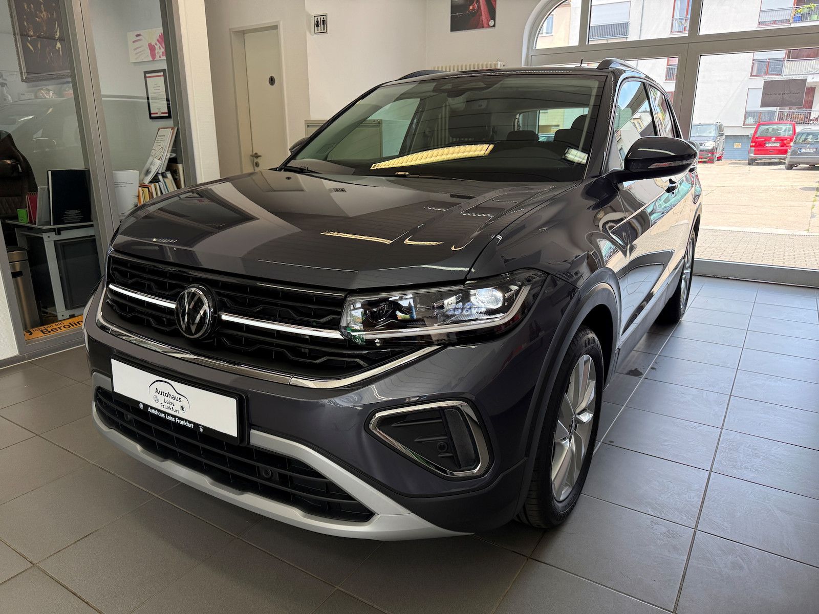 Volkswagen T-Cross 1.0 TSI 85 kW Life imagem 3
