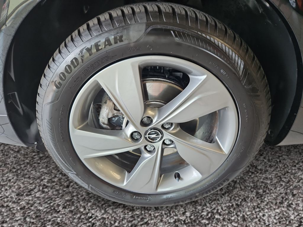 Fahrzeugabbildung Opel Grandland 1.2 DI Automatik GS AHZV Navi SHZ LED