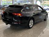 Volkswagen Golf VIII Variant 2.0 AHK+LED+ACC+SPURH+TOTW+SHZ - Volkswagen Golf: mit Klimaautomatik