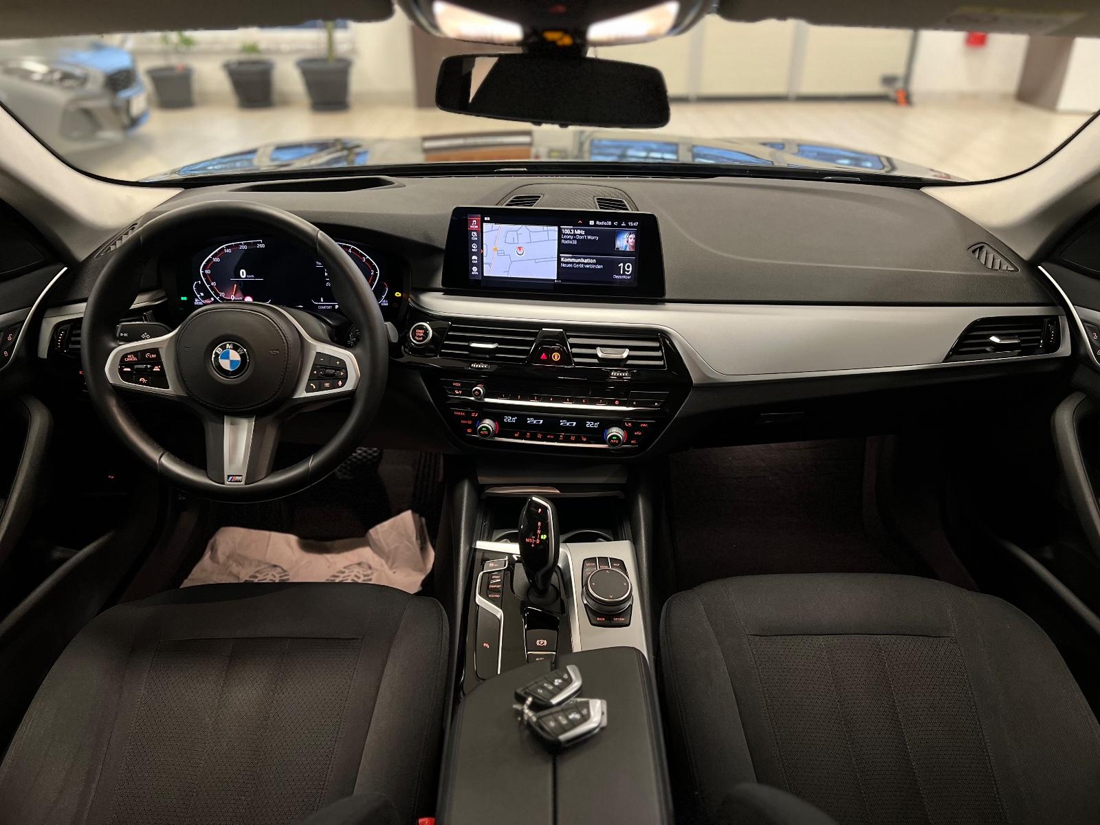 BMW 520d/Aut/LCPProf/HUD/Park&DrivAs/Stop&Go