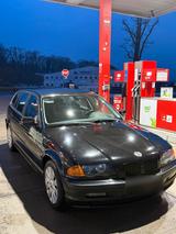 BMW E46 320i Touring / TÜV 01/2028 - BMW 320 aus 2000: Kombi, 320i