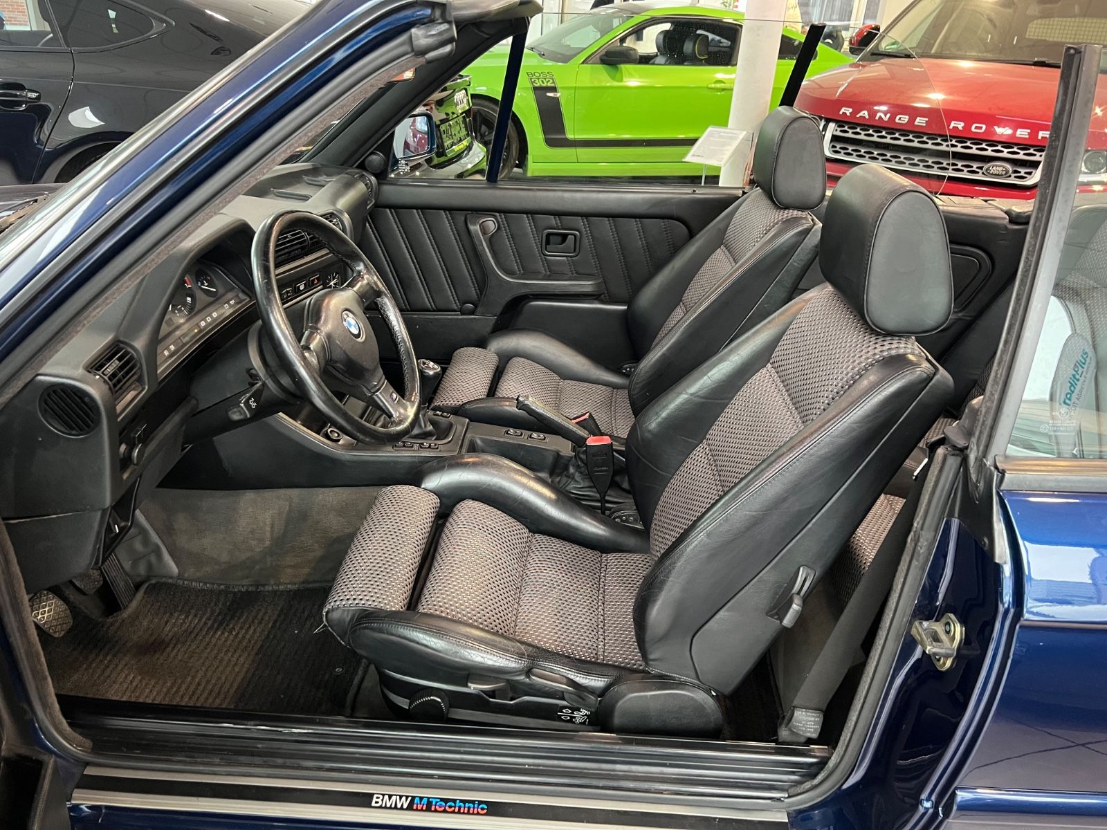 Fahrzeugabbildung BMW 325i E30 Cabrio M Technik 2 LAST EDITION *1of250