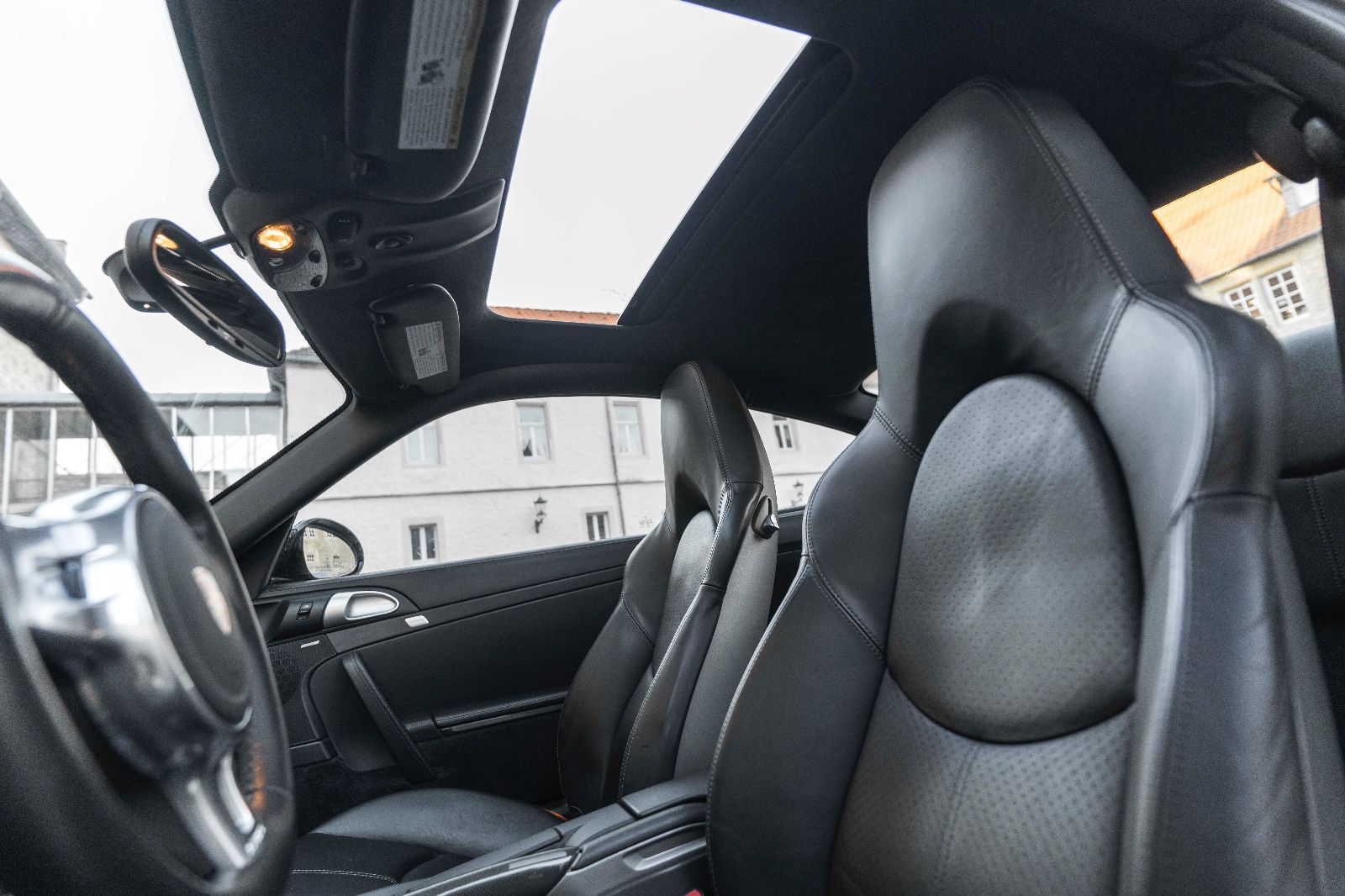 Fahrzeugabbildung Porsche 911 Turbo S Coupe 977 PCCB BOSE SPORT CHRONO NAV