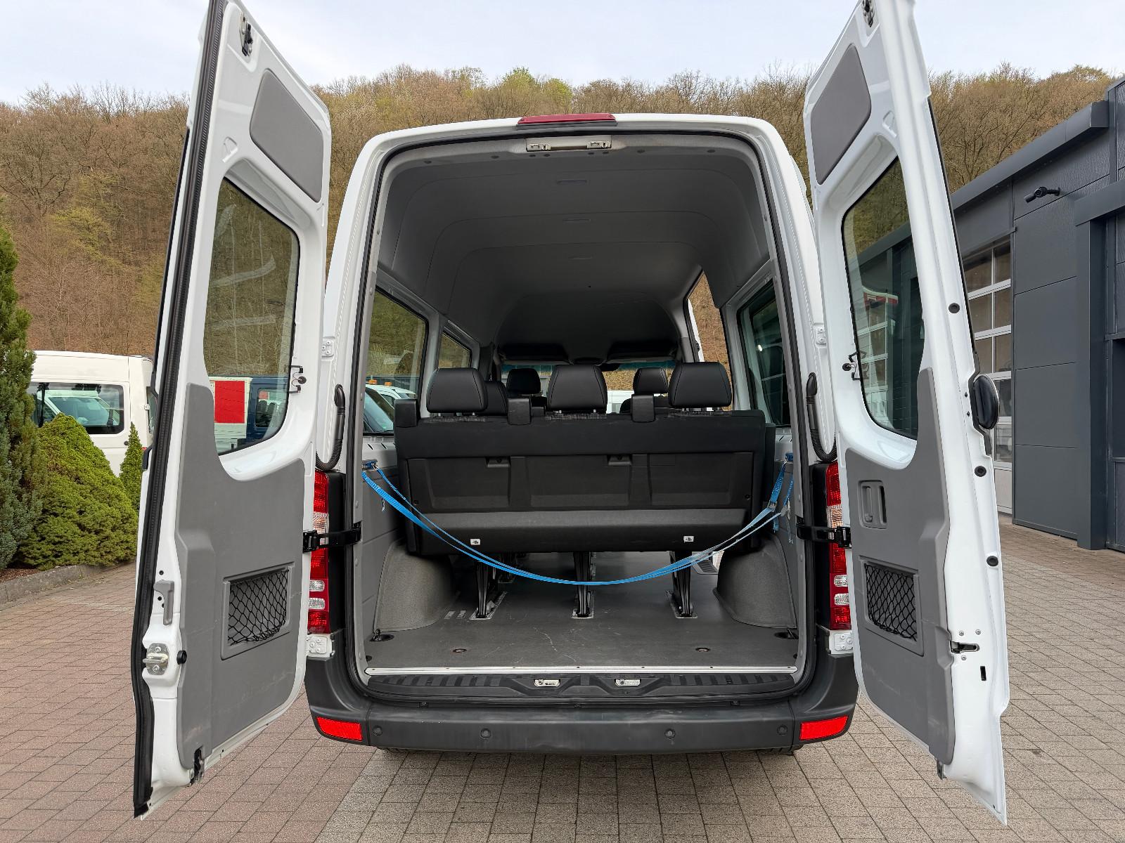 Mercedes-Benz Sprinter 313CDI Bus 9-Sitze L2H2 RWD Schwingsitz