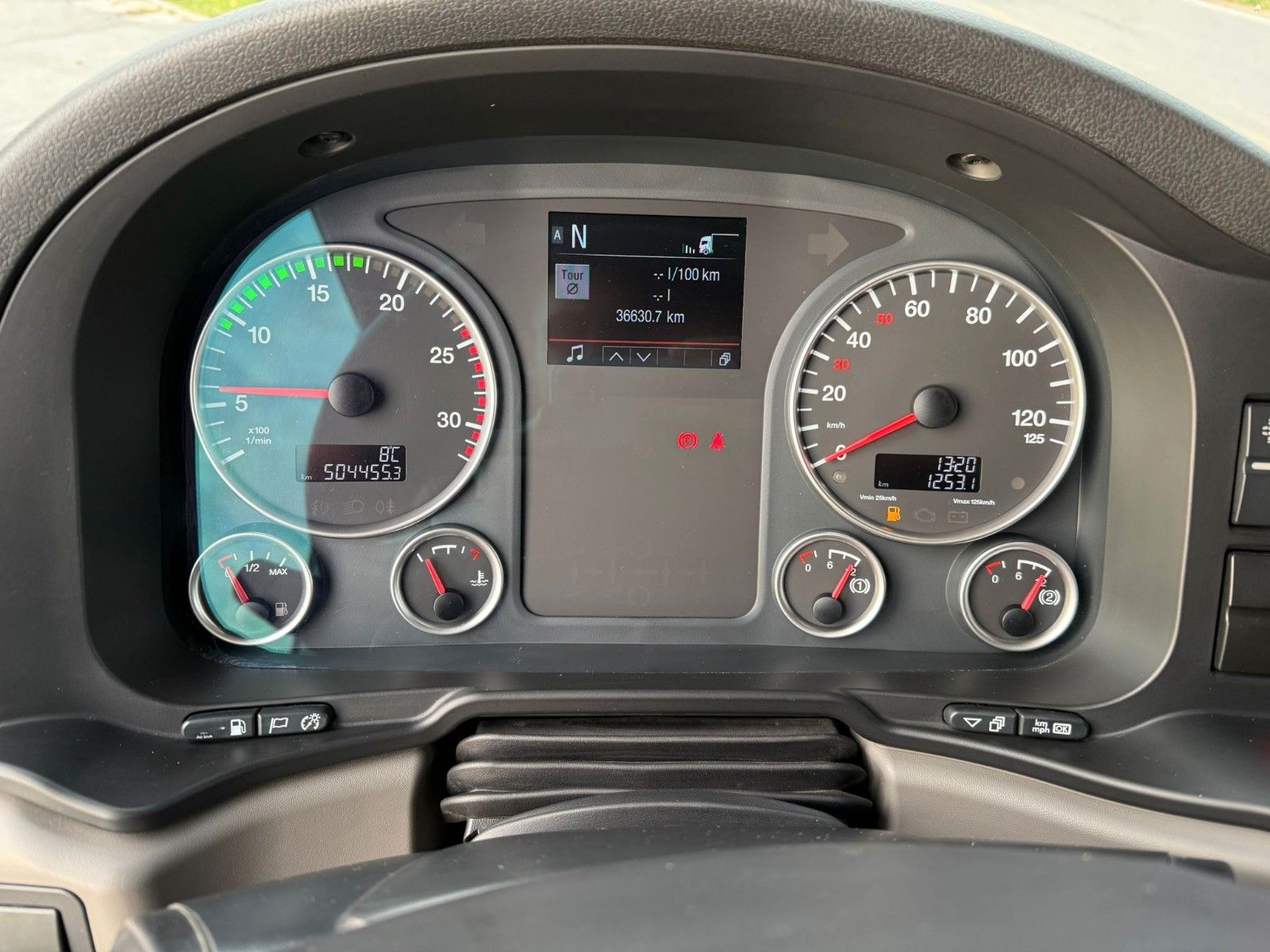 Fahrzeugabbildung MAN TGX 18.500 4x4H BLS mit 2 Kreis Hydraulik