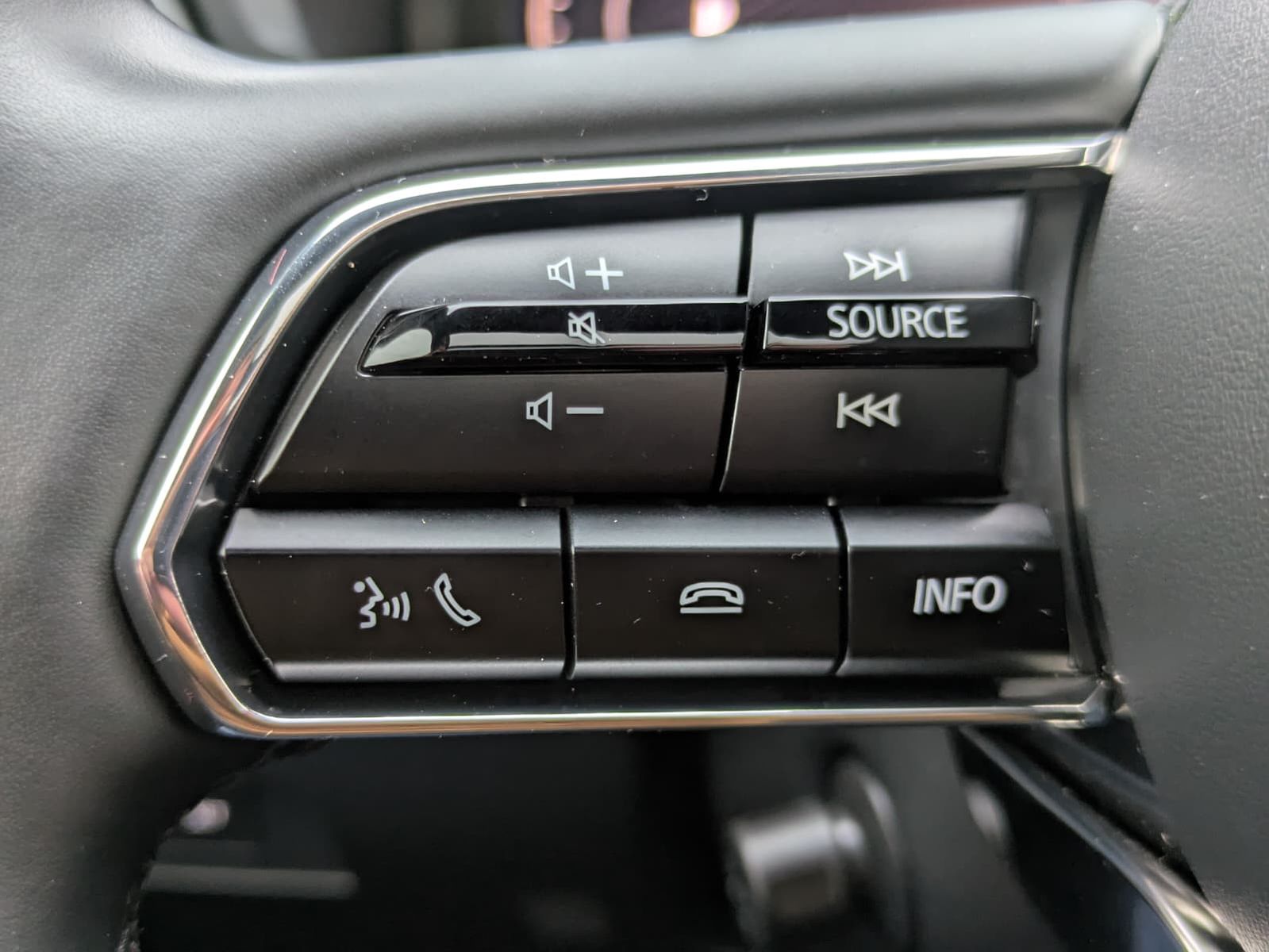 Fahrzeugabbildung Mazda CX-80 2.5L PHEV Homura Plus PANO*HUD*BOSE*7-SIT