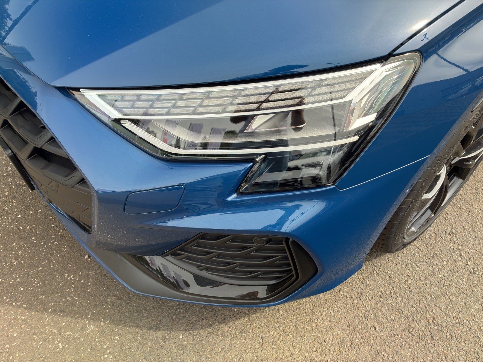 Fahrzeugabbildung Audi A3 Sportback 1.5 TFSI S-Line 360,Kamera,LED,SHZ