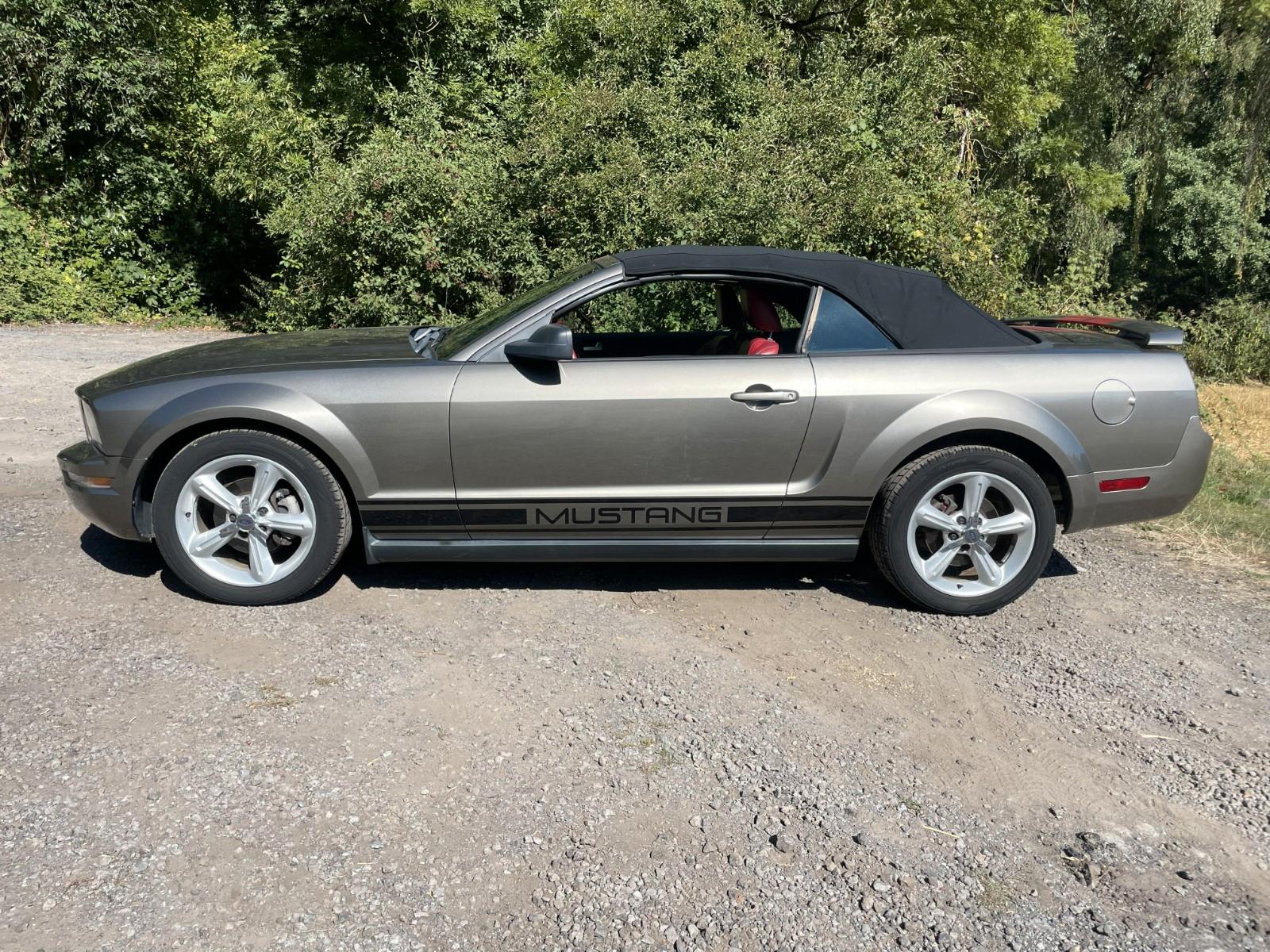 Ford Mustang Cabriolet 205ch - 2 ème main - Carnet entretien - Régulateur de vitesse - Capote changée