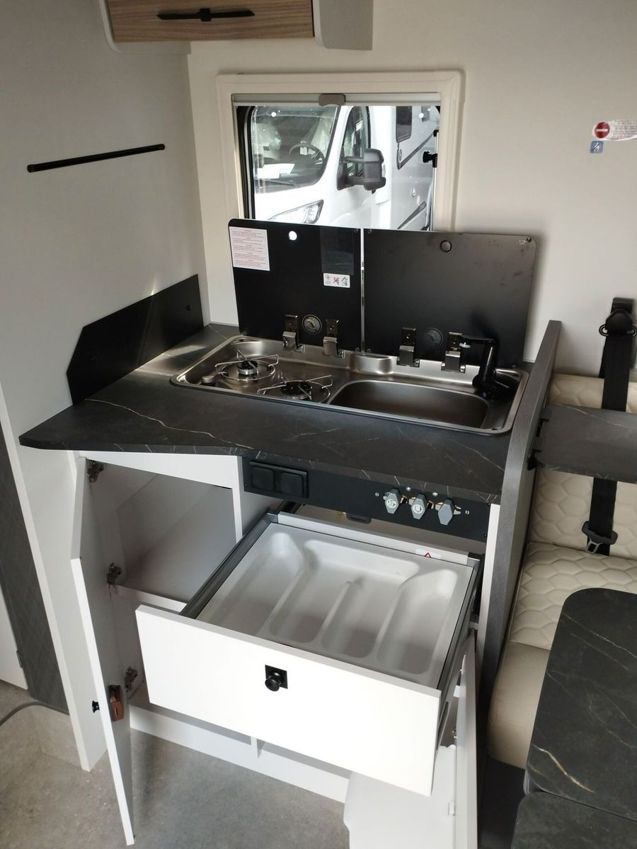 Fahrzeugabbildung Etrusco T-Modell Base 7.4 SBC Solar, Hubbett