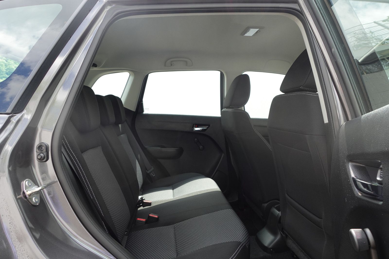 Fahrzeugabbildung Suzuki Vitara 1.4Hybrid Club Navi, Kamera,PDC,LED