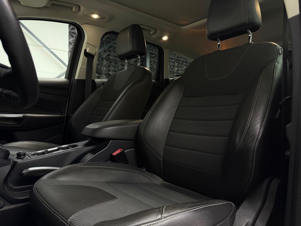 Ford Kuga Titanium, Foto 30 von 45