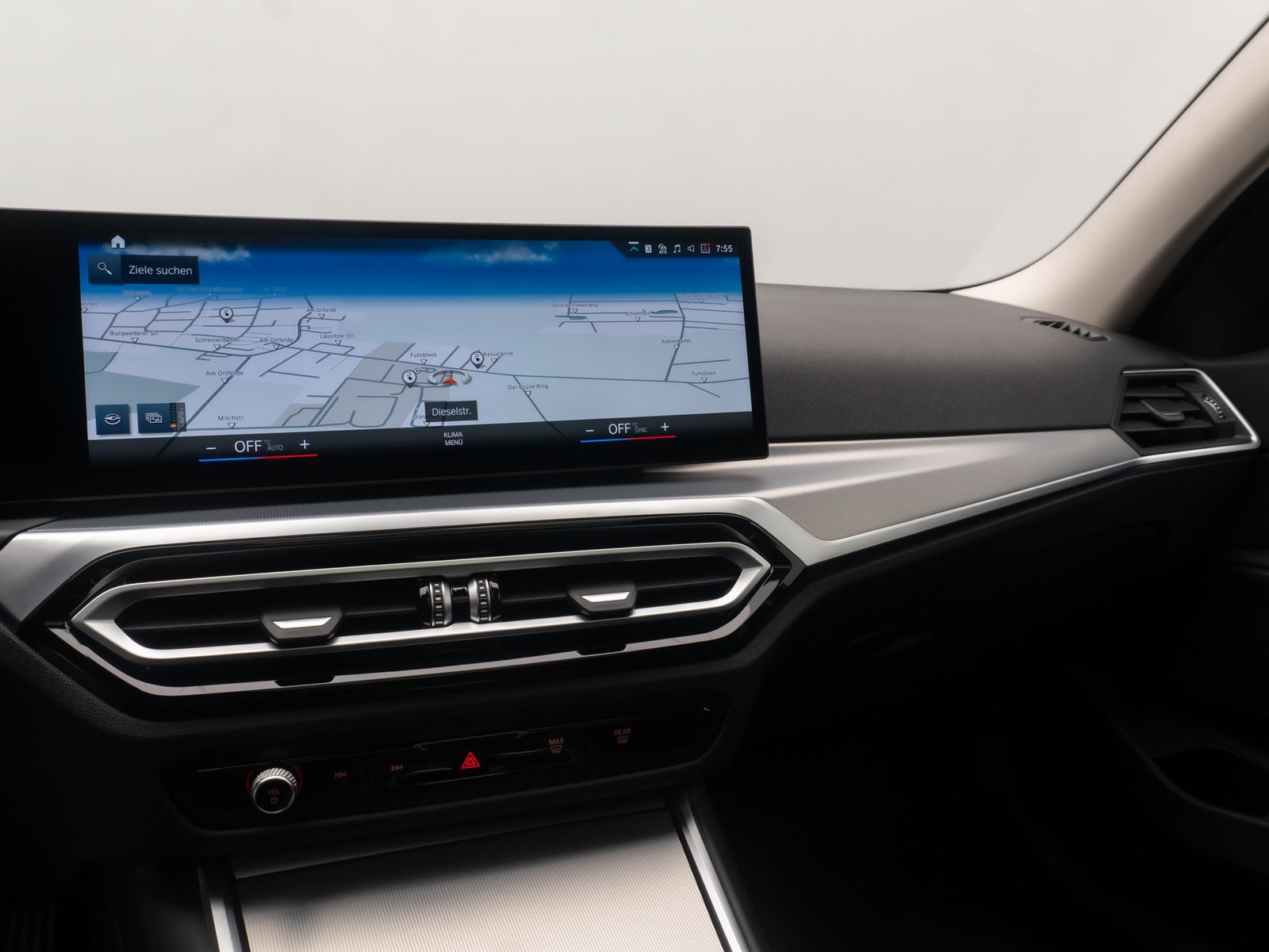 Fahrzeugabbildung BMW 330e Panorama DAB CockPit+ Widscreen PDC 19Zoll