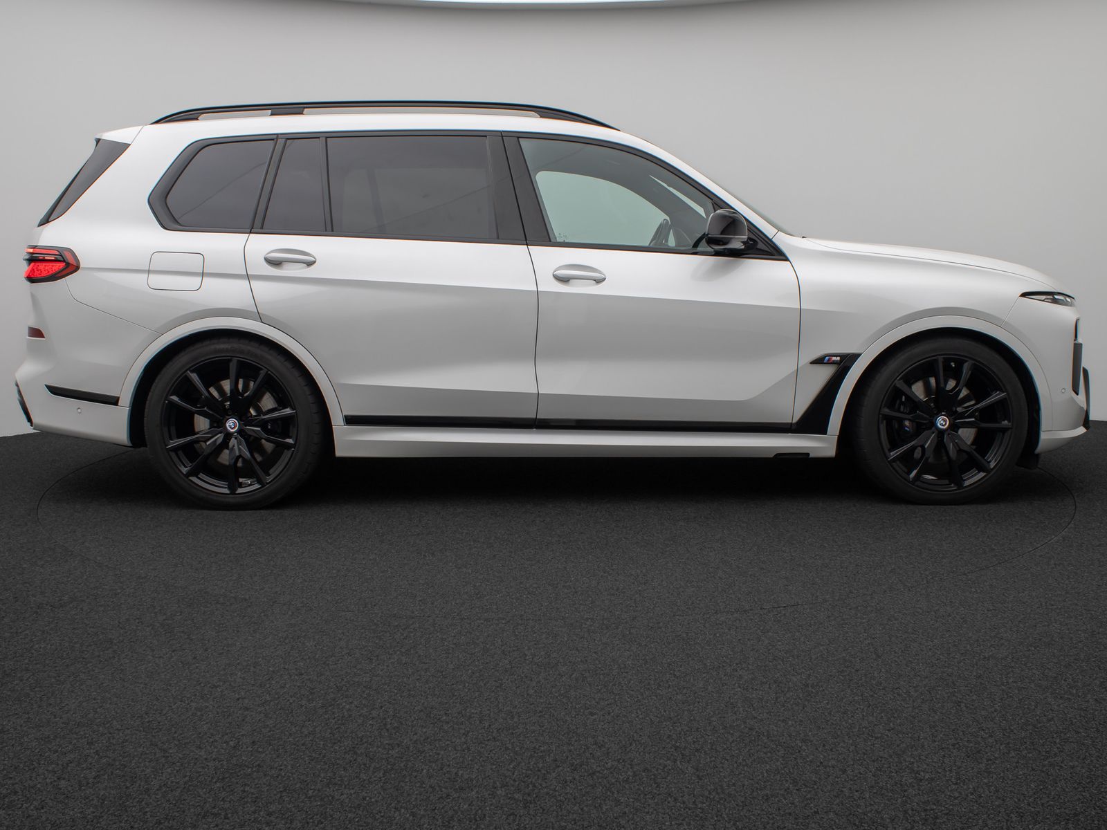 Fahrzeugabbildung BMW X7 M60i xD B&W Panorama HUD 360° Individual 22"