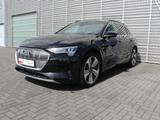 Audi e-tron 55 quattro advanced MLED Navi HuD Pano - Audi e-tron mit Elektro-Antrieb: Schwarz