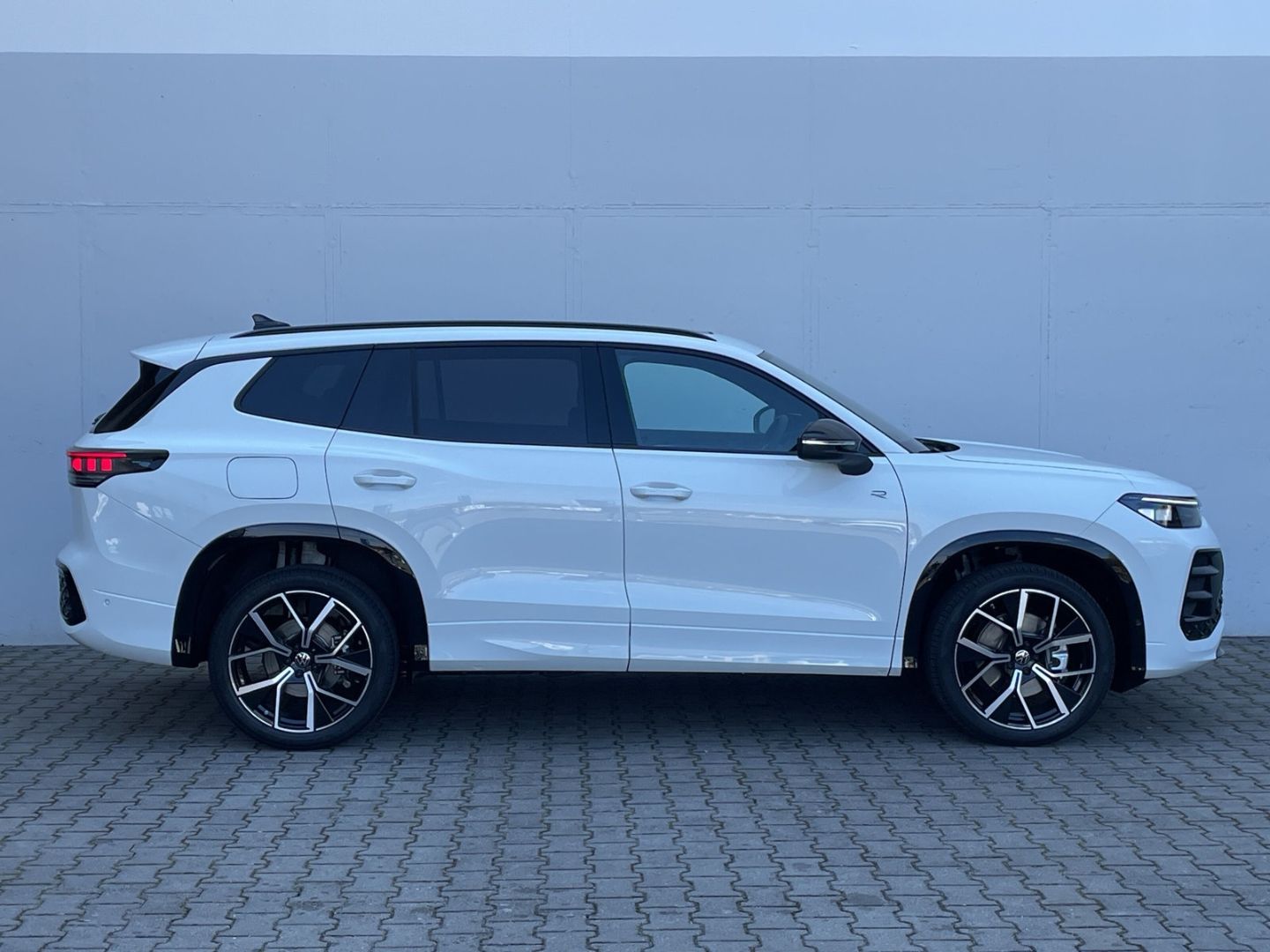 Tayron 1.5 TSI eHybrid DSG Black Style AHK/Pano