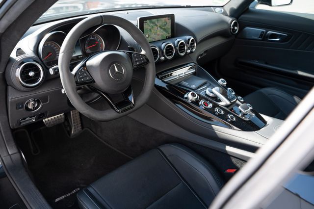 Fahrzeugabbildung Mercedes-Benz AMG GT S NIGHT PERFORM. PANO BURMEST KAM SITZKÜH
