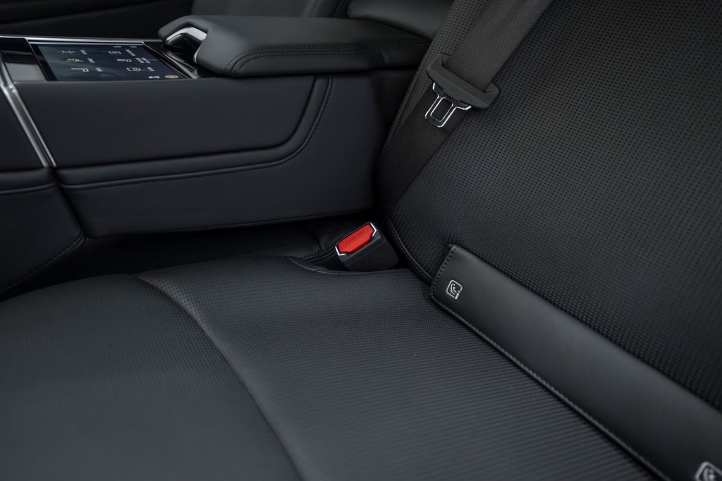 Range Rover P615 SV LWB 2026 BLACK/RED SUITE - Bild 31