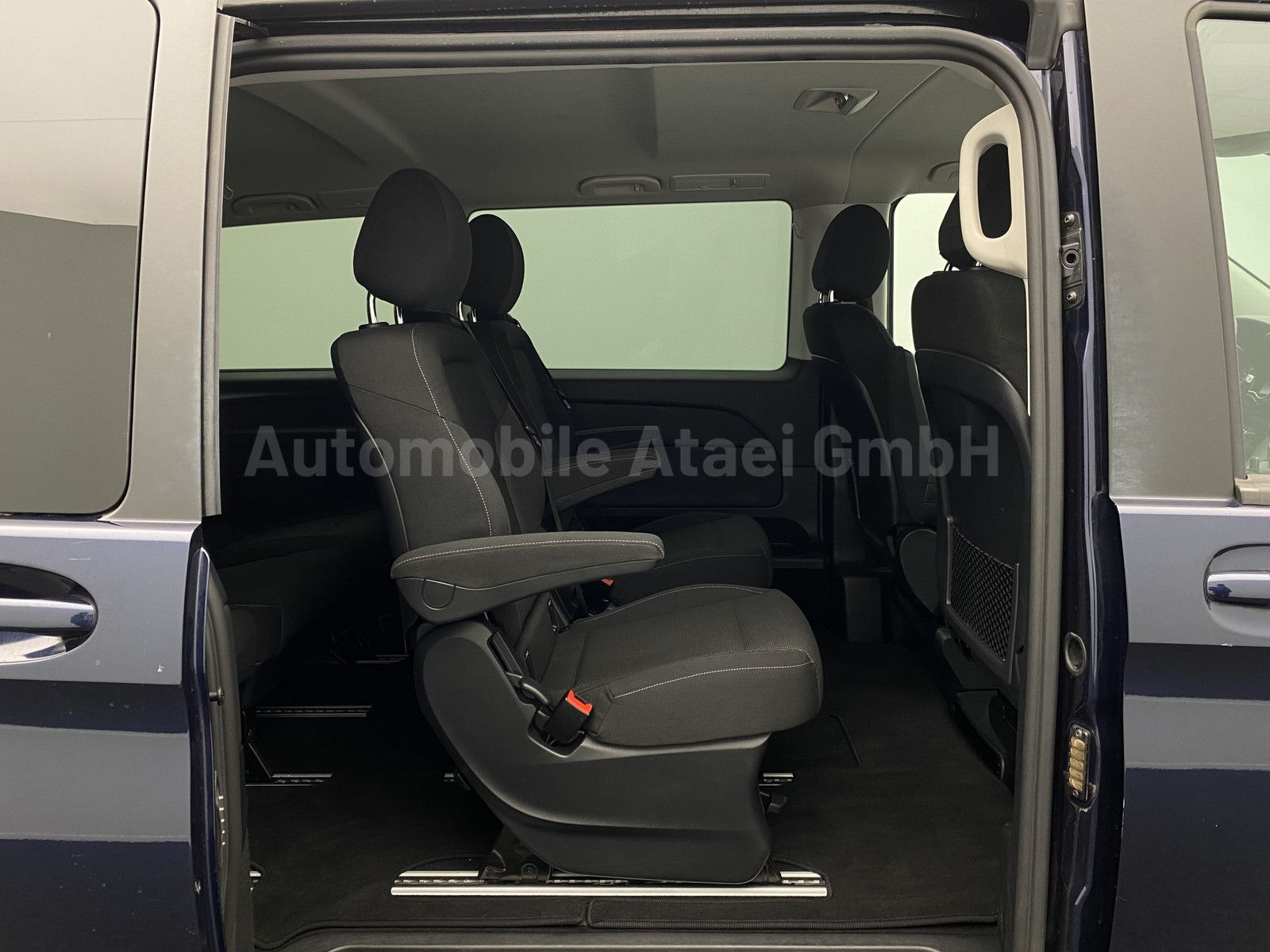 Fahrzeugabbildung Mercedes-Benz V 220 d lang Edition Sport-Paket KAMERA 4459