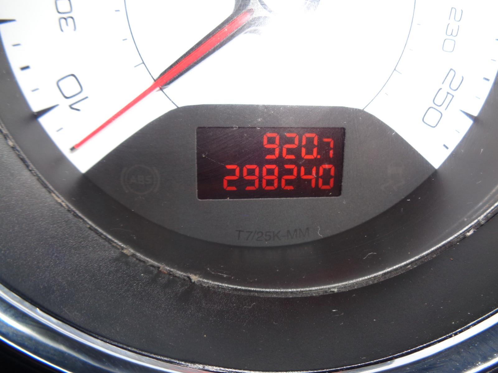 Peugeot 308 2013 — photo 8