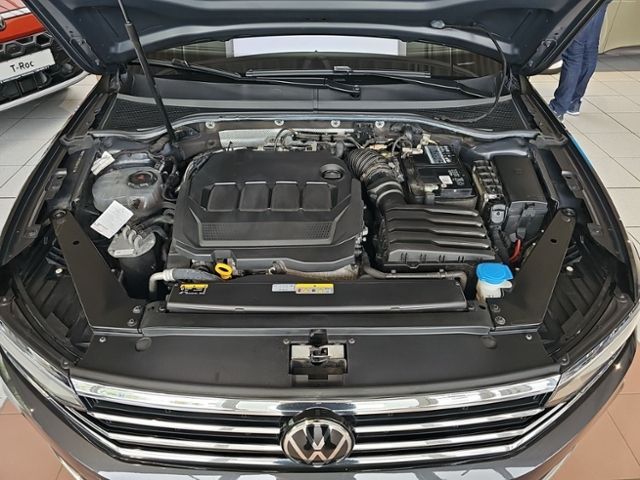 Fahrzeugabbildung Volkswagen Passat Variant 2.0 TDI DSG Elegance NAVI LED-MAT