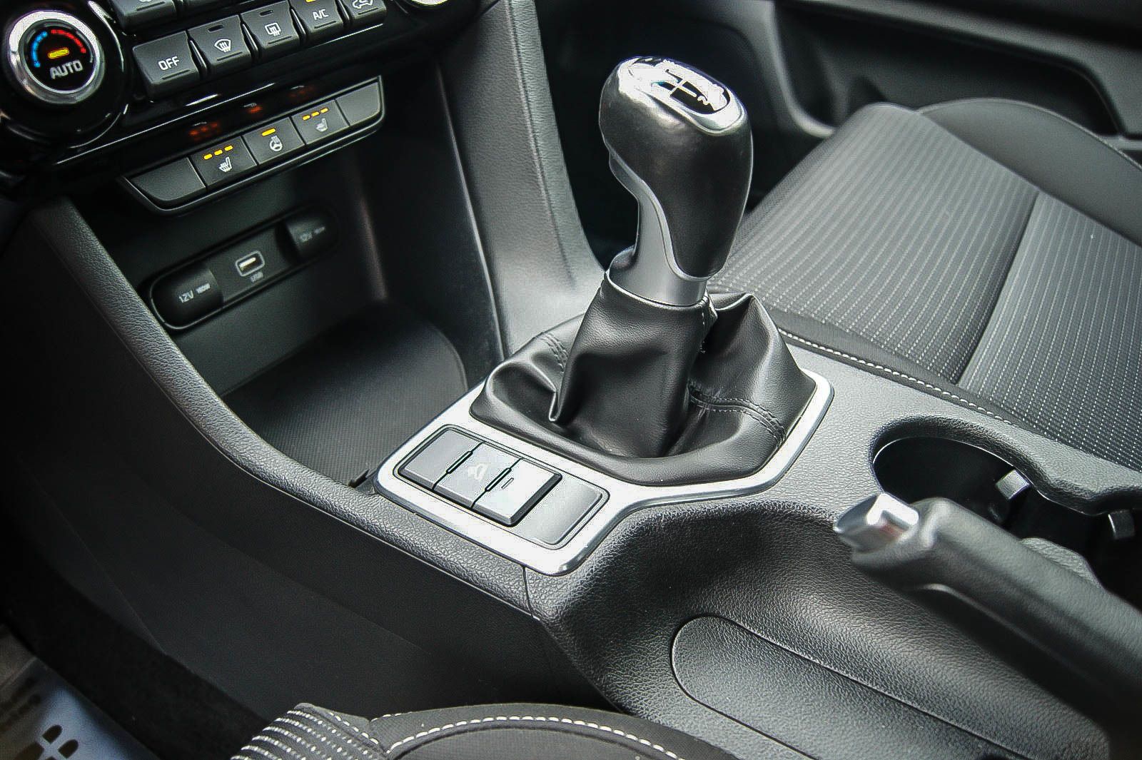 Fahrzeugabbildung Kia Sportage 1.6 GDI Dream Team 2WD NAVI KAMERA 4SHZ