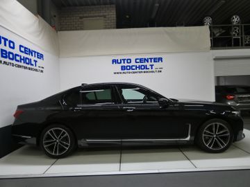 BMW 745 - 7