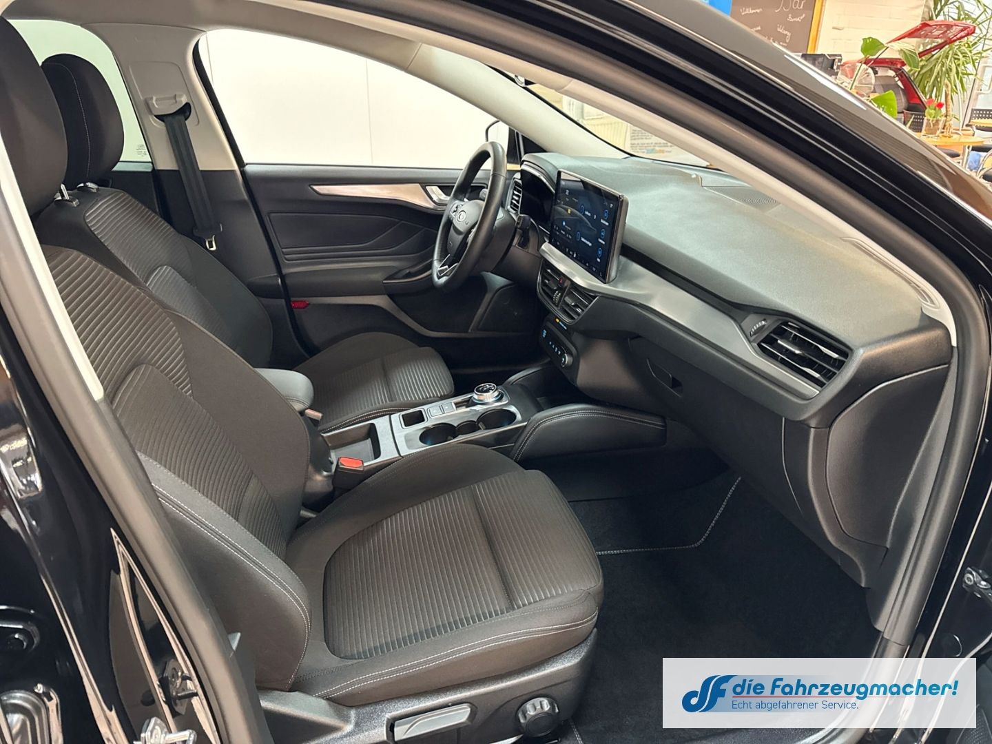 Fahrzeugabbildung Ford Focus Turnier Titanium X Navi Digitales Cockpit