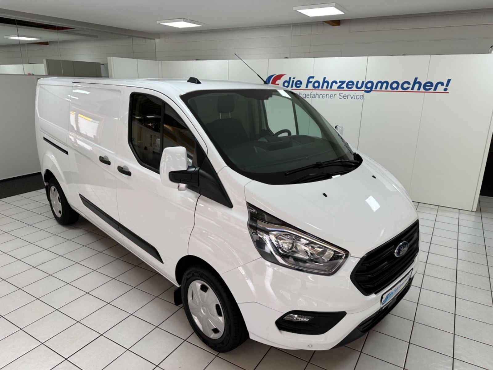 Fahrzeugabbildung Ford Transit Custom Kasten 320 L2 Trend